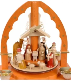 Pyramide De Noël Allemande Avec Une Arche Couleur Ocre